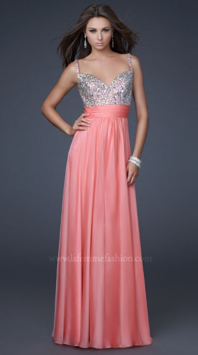 Femme Dress Model on Seventeen Prom 2011  Of 2011 Seventeen Prom And