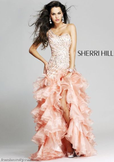 Colorful wedding dress ideas Forget your Wedding Whites and try pink 