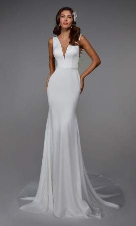 Size 8 Diamond White Alyce Paris 7021 Sleek Fitted Wedding Dress