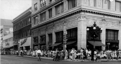 The French Novelty Shop in 1954. The Adams Street store had a turnout that wound around the city block
when Clarabell from the Howdy Doody Show appeared during a special event. (Click on photo to see Clarabell!) The French Novelty Shop in 1954. The Adams Street store had a turnout that wound around the city block
when Clarabell from the Howdy Doody Show appeared during a special event. (Click on photo to see Clarabell!)