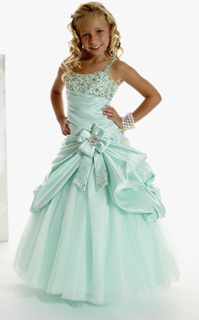 girl in princess dress