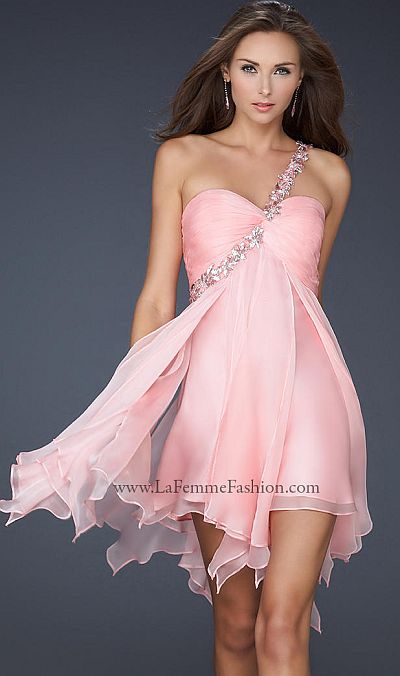 Short La Femme Prom Dresses
