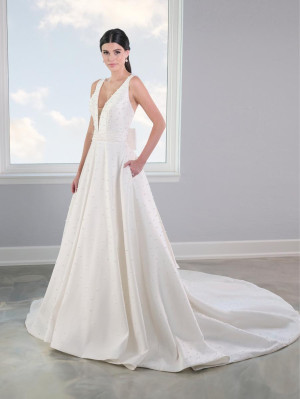 Adrianna Papell Platinum 31307 Wedding Gown