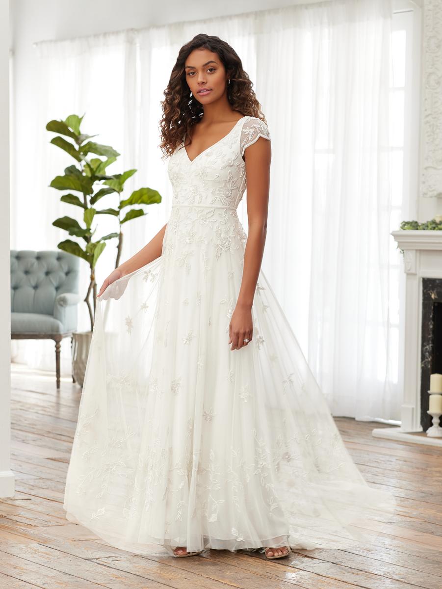 French Adrianna Papell 40383 Feminine Bridal Gown