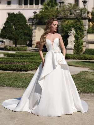 Adrianna Papell Platinum 31333 Wedding Gown With Strapless Sweetheart