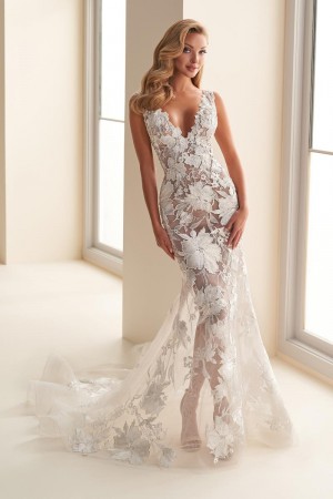 Size 16 Diamond White Enchanting by Mon Cheri E2500 Sultry Wedding Gown