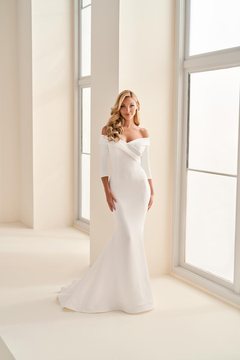 French Novelty: Size 12 Diamond White Enchanting by Mon Cheri