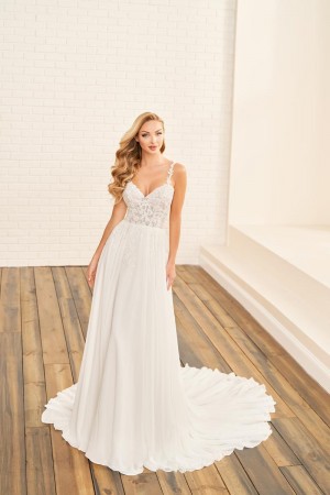 Enchanting by Mon Cheri E533 Feminine Wedding Gown