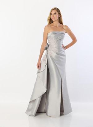 Montage M2235 Mikado Gown with Removable Train